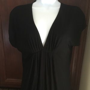 🖤Flowy V-Neck Tee🖤